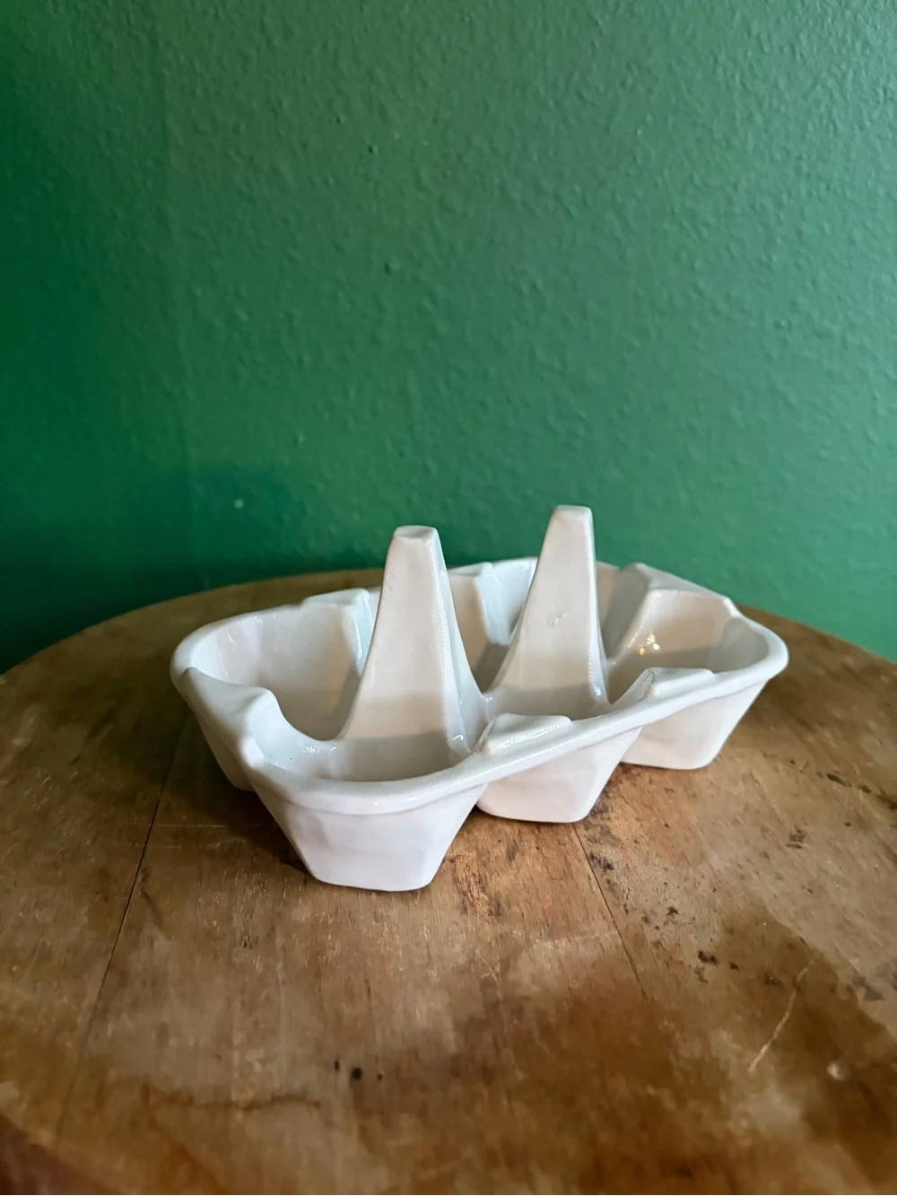 Vintage White Ceramic Egg Carton fits 6 eggs